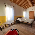 La Volpe Rossa And Appartement San Felice del Benaco