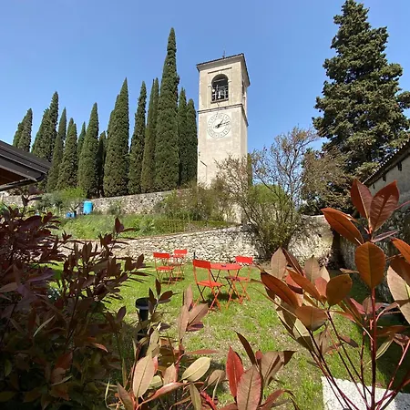 La Volpe Rossa And *